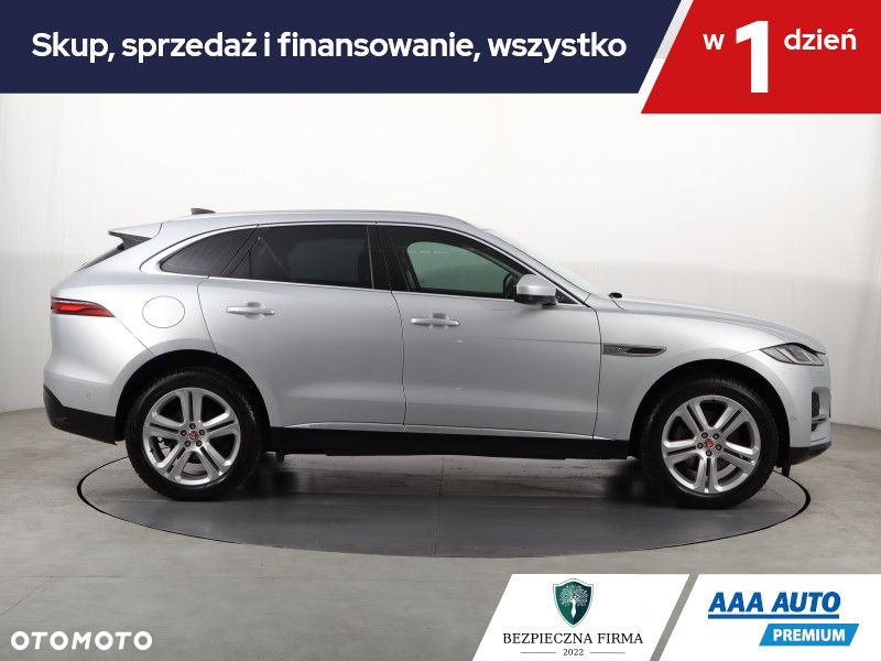 Jaguar F-Pace - 7