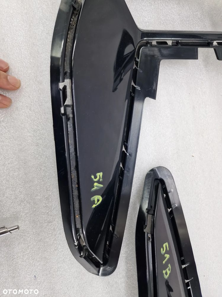 BMW G20 / G21 M-PAKIET LIFT 21-  PRAWA KRATKA BOCZNA ZDERZAKA PRZEDNIEGO PRZÓD NA PDC , NR 51118085468 / 8085468 / 51118085467 , NR AUKCJI C/51 - 2