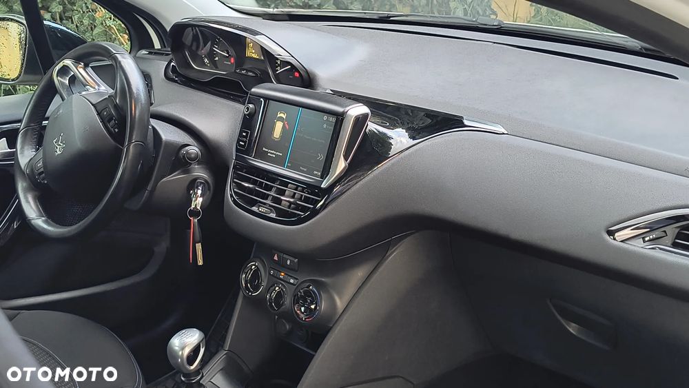 Peugeot 208 BlueHDi 100 Allure - 7
