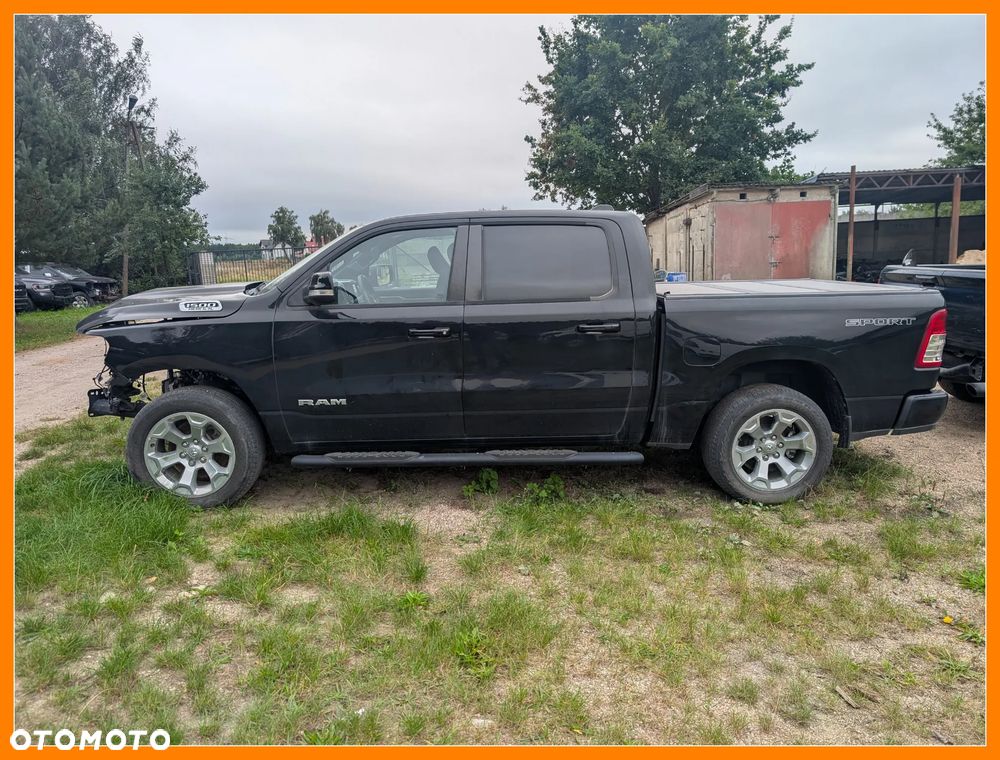 RAM 1500 Crew Cab Shortbed Bighorn - 2