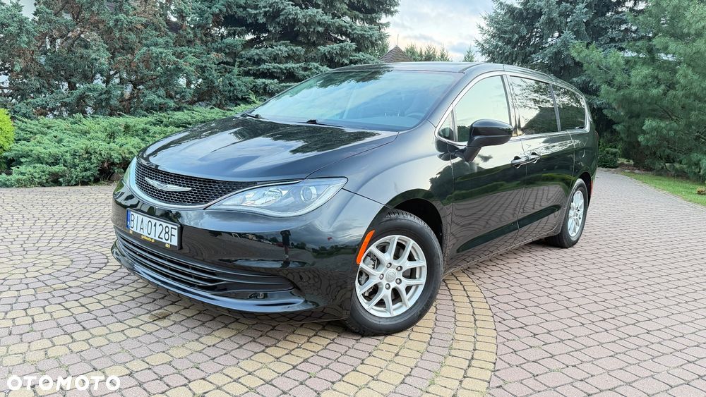 Chrysler Pacifica - 1