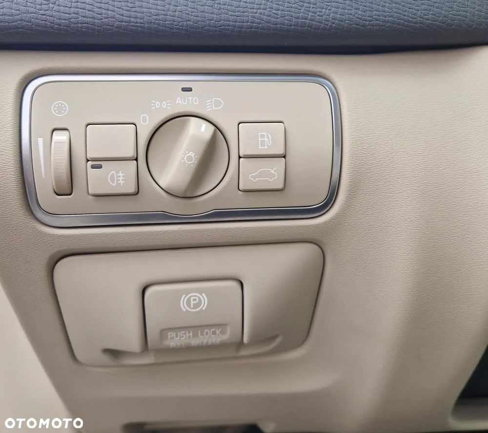 Volvo XC 60 T6 AWD Momentum - 14