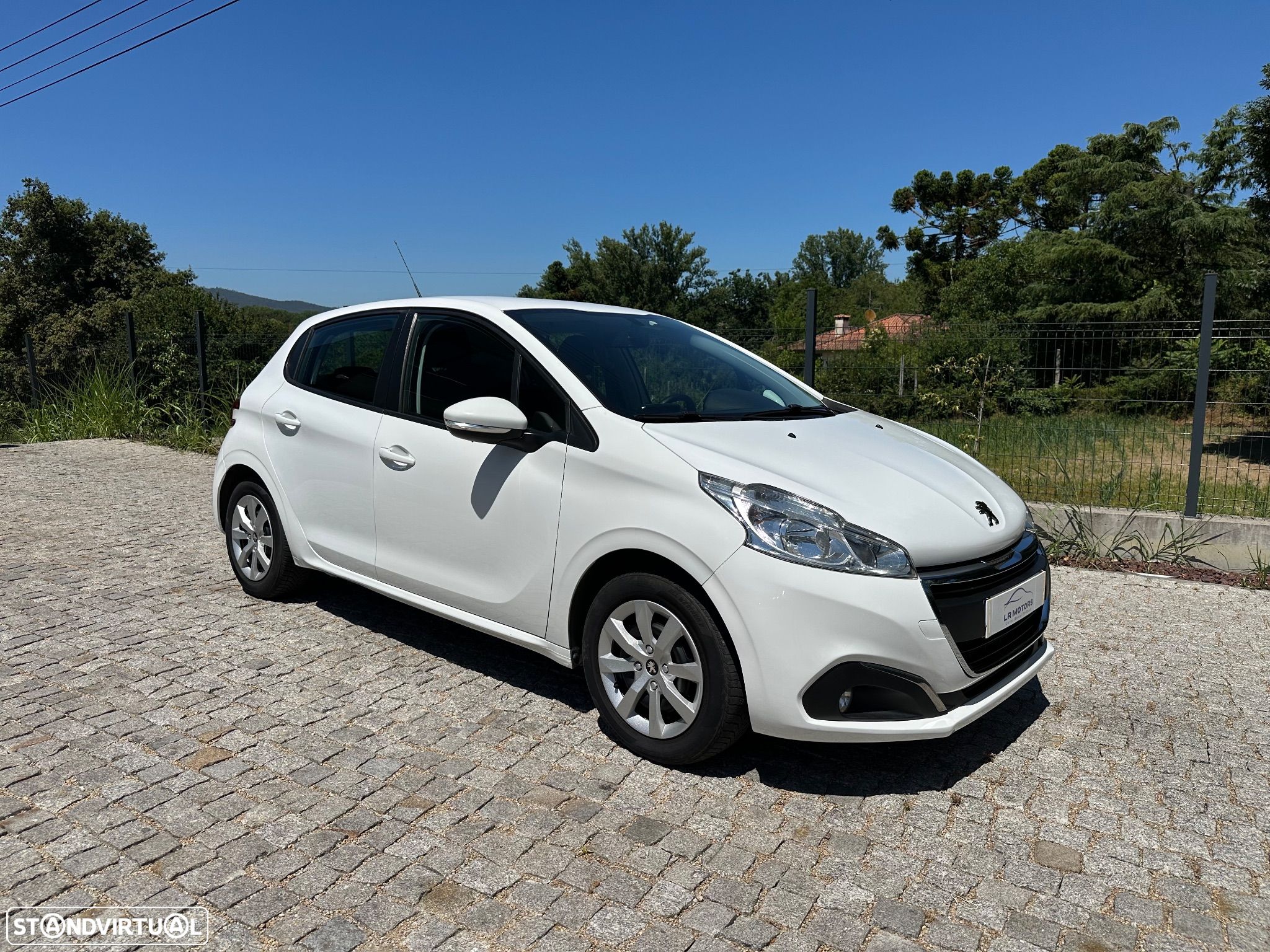 Peugeot 208 1.6 BlueHDi Style - 1