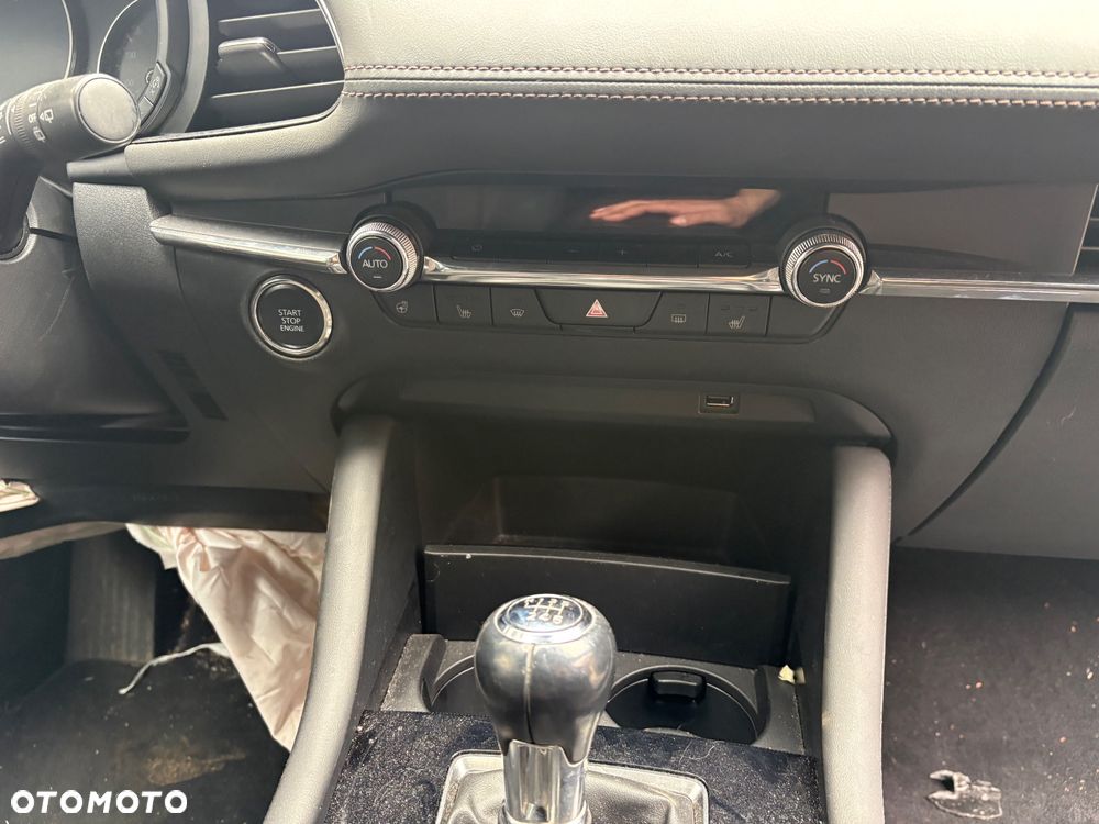 Mazda 3 e-SKYACTIV-G 2.0 M HYBRID SELECTION - 16