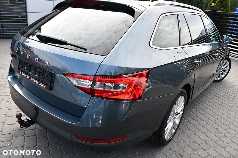 Skoda Superb 2.0 TDI DSG Style - 33