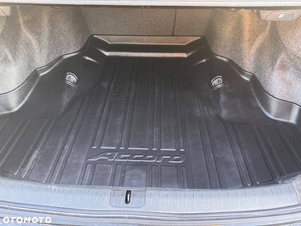 Honda Accord 2.0 Elegance 50 Jahre Edition - 30
