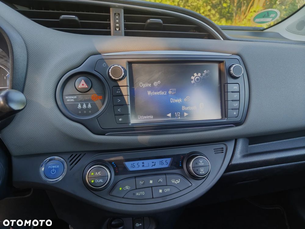Toyota Yaris 1.5 VVT-i Comfort mit Design Paket - 28