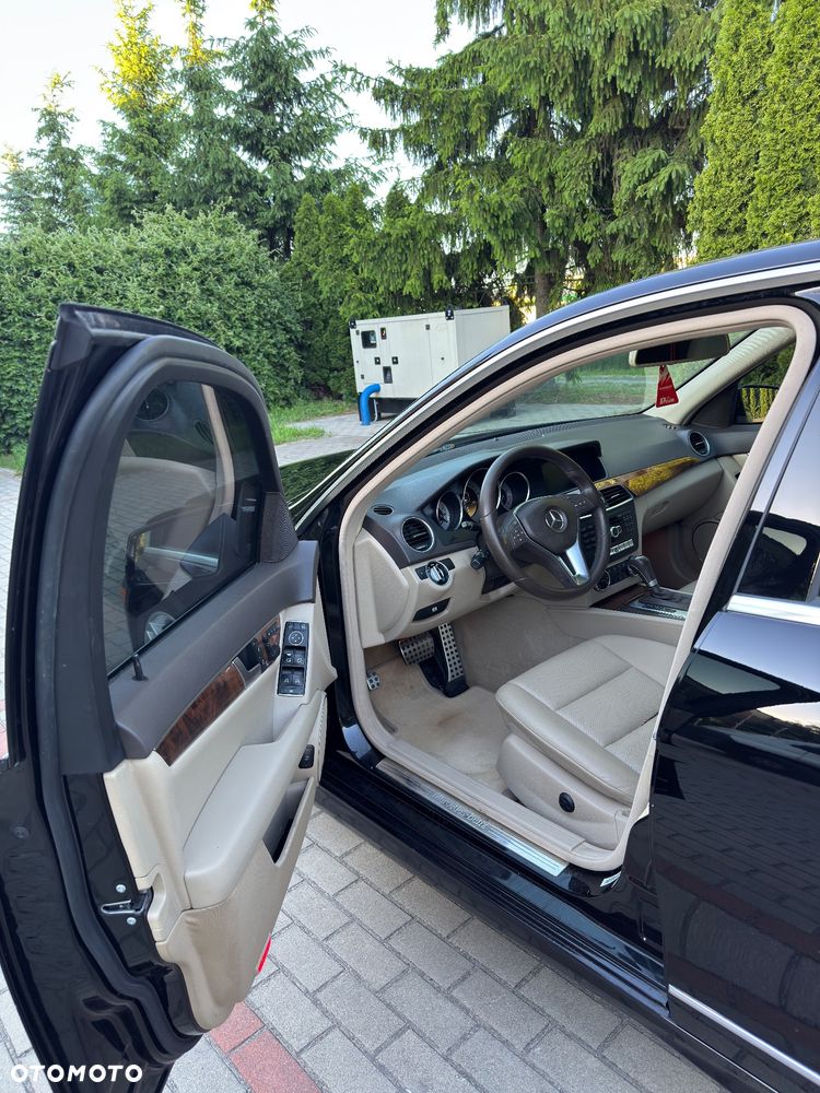 Mercedes-Benz Klasa C 250 7G-TRONIC - 9