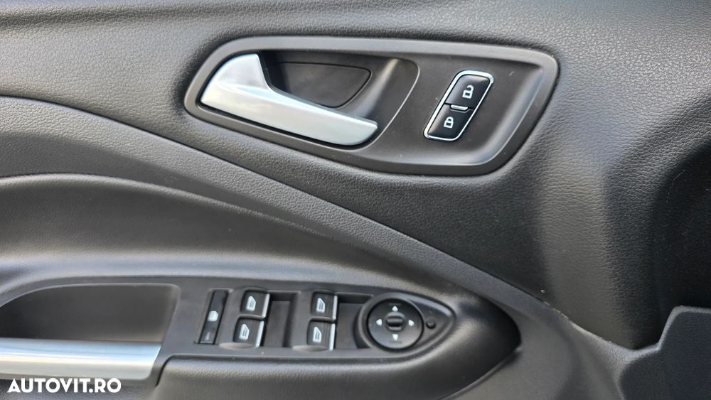 Ford Kuga 1.5 EcoBoost 2x4 Titanium - 17