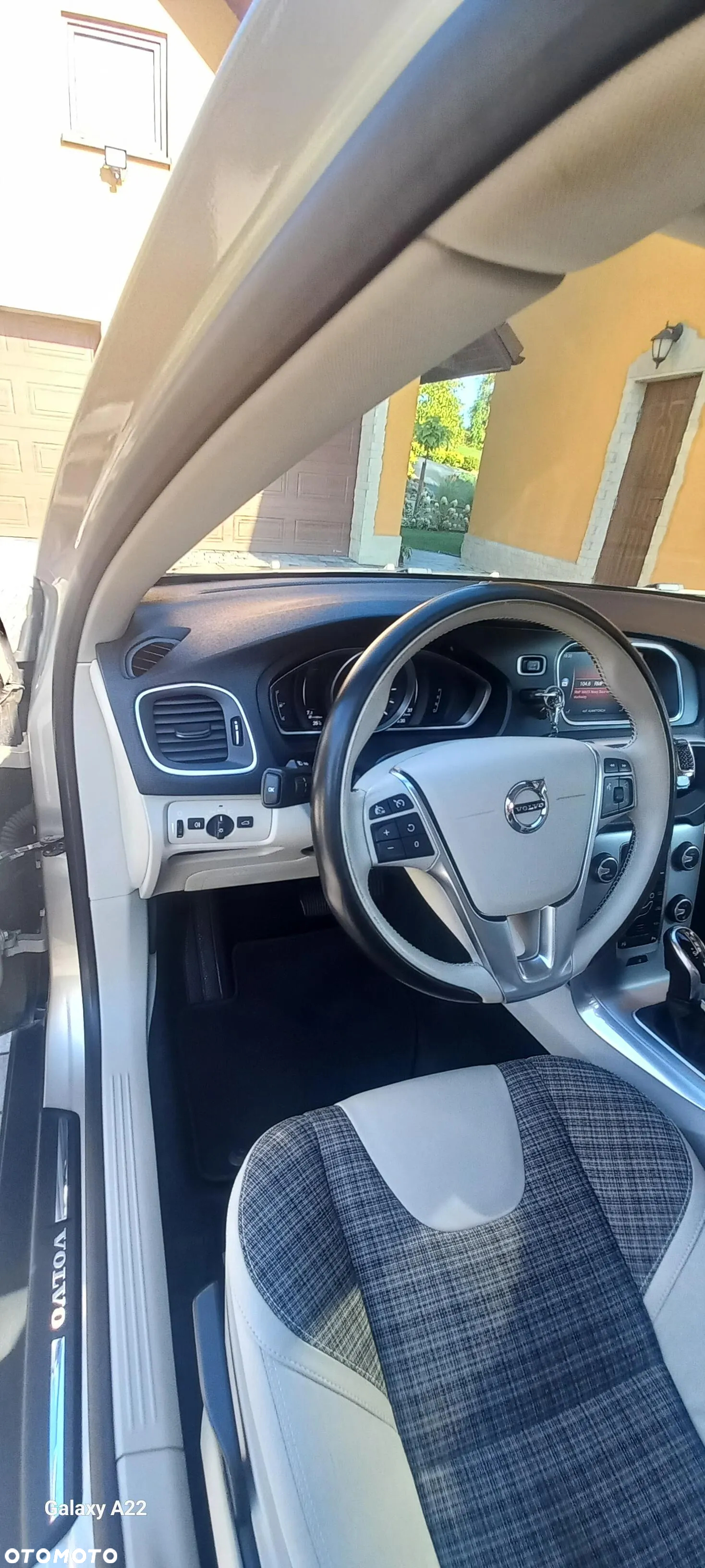 Volvo V40 D3 Drive-E Momentum - 11