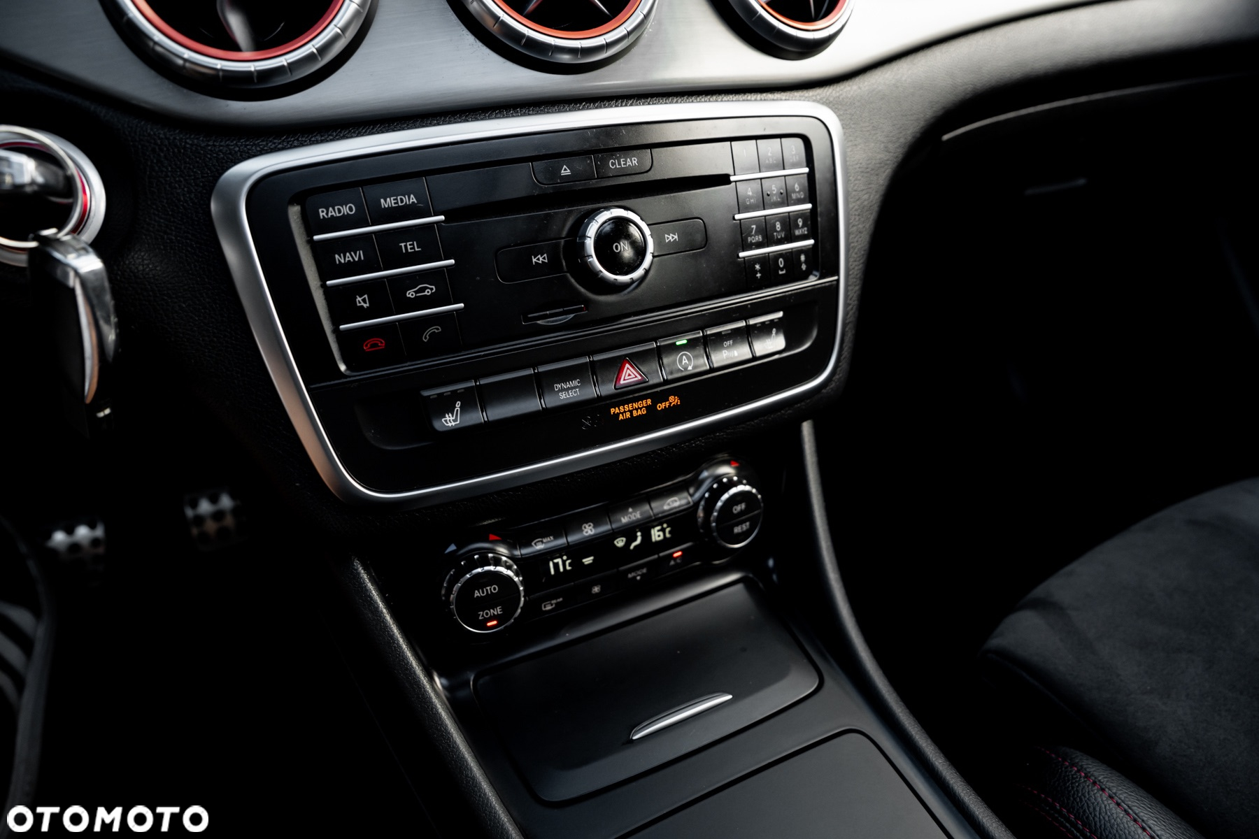 Mercedes-Benz CLA 250 7G-DCT AMG Line - 37