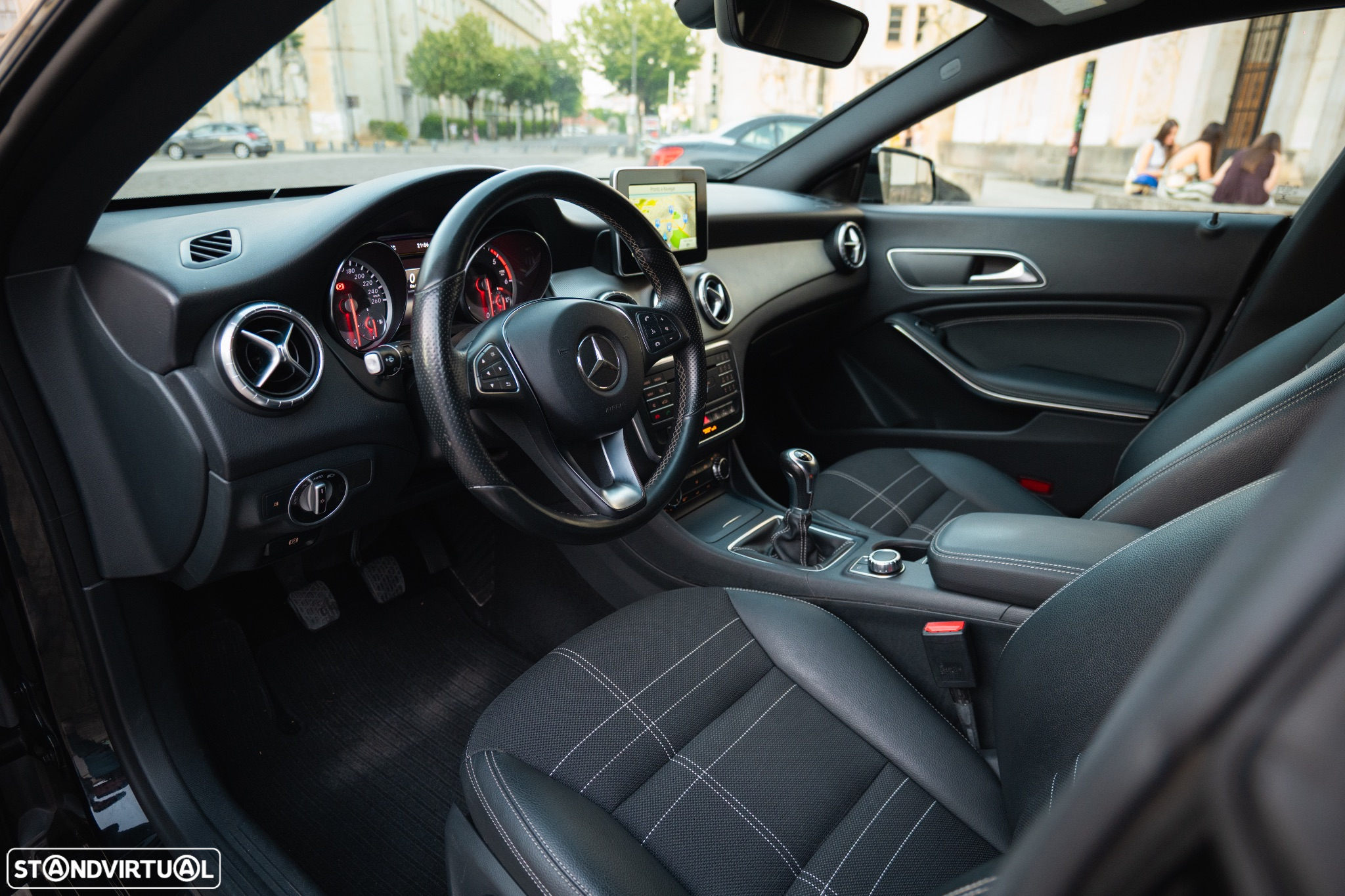 Mercedes-Benz CLA 200 d Shooting Brake Urban - 10