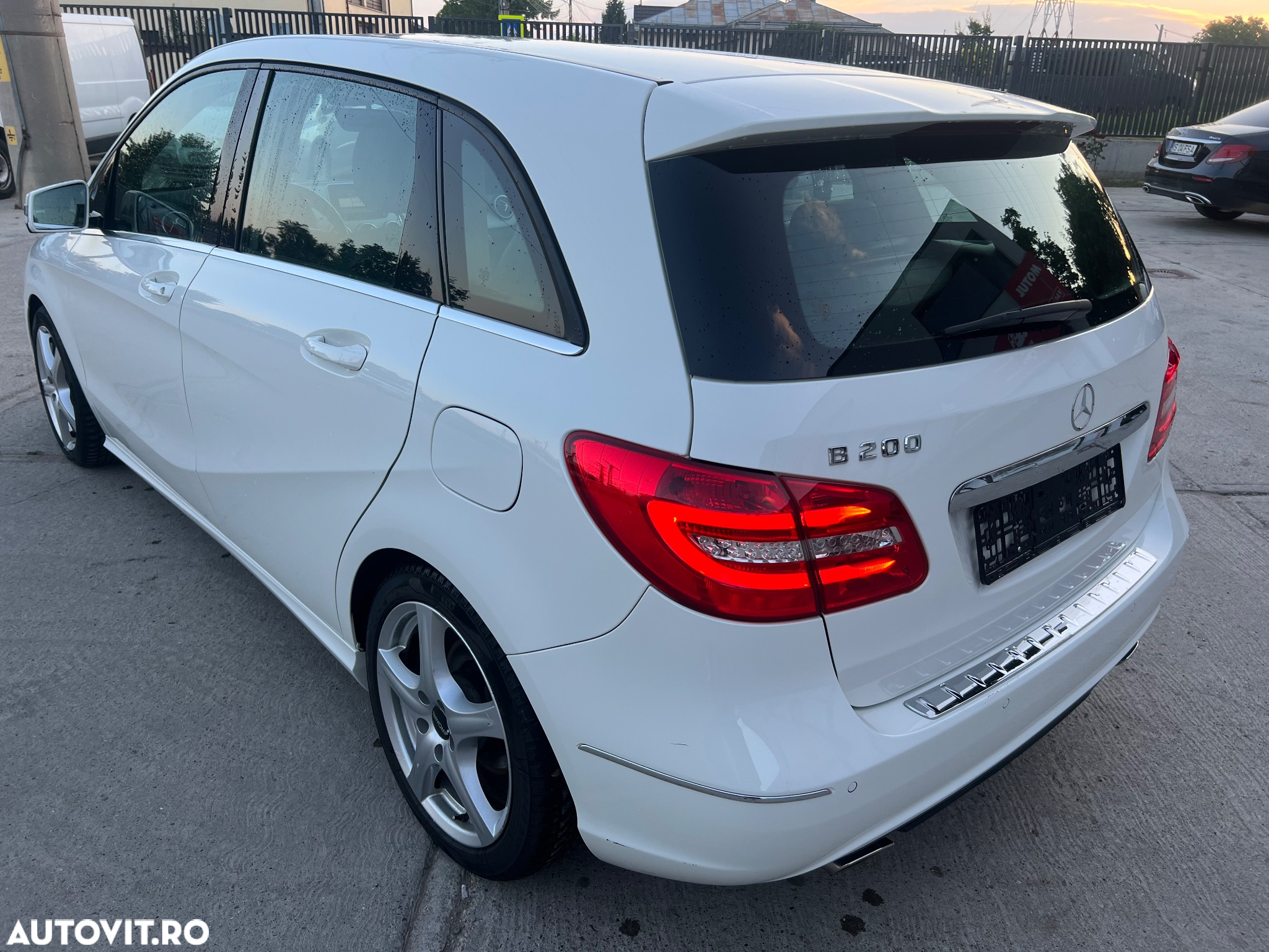 Mercedes-Benz B 200 BlueEFFICIENCY - 5