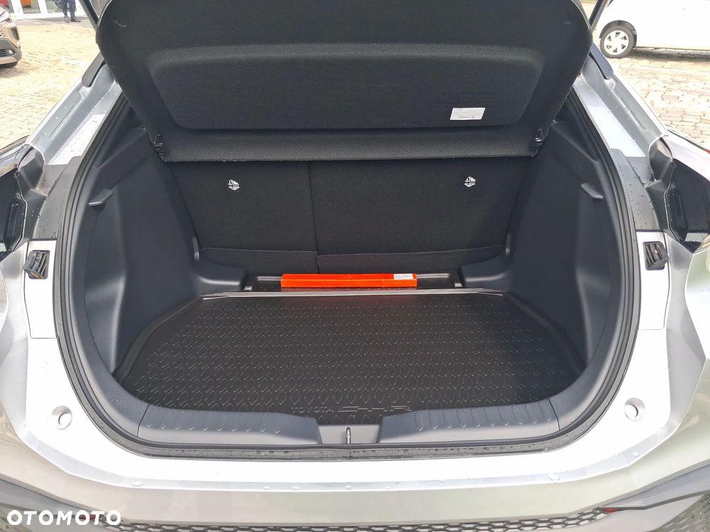 Toyota C-HR - 12
