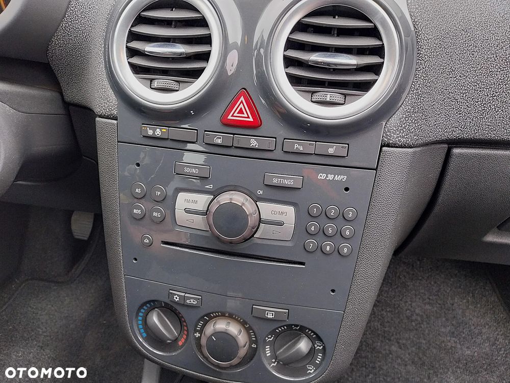 Opel Corsa 1.4 16V Cosmo - 22