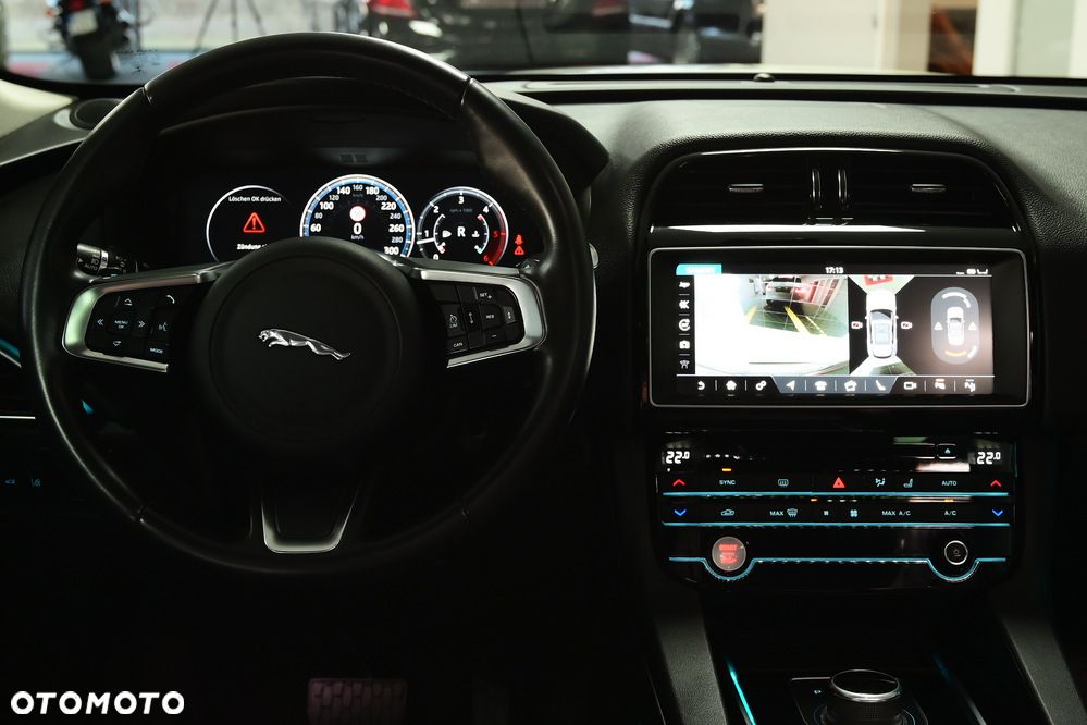 Jaguar F-Pace 2.0 i4D AWD R-Sport - 25