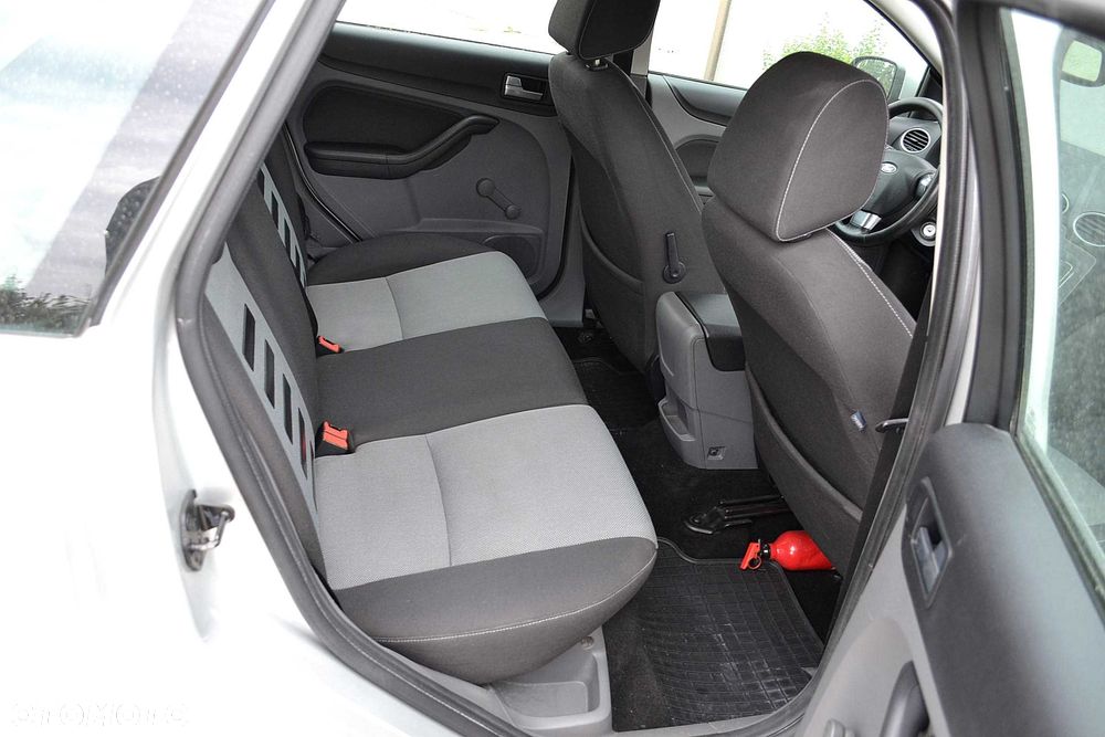 Ford Focus - 8
