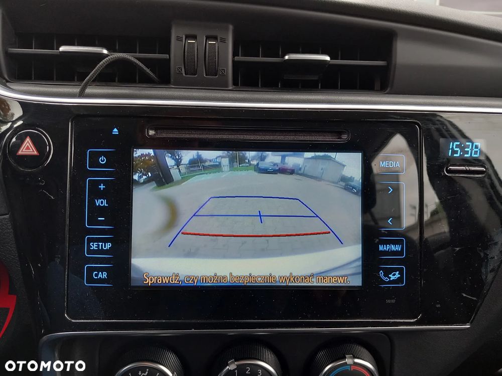 Toyota Corolla 1.6 Classic Plus - 24