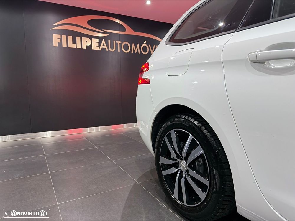 Peugeot 308 1.2 PureTech Allure - 34