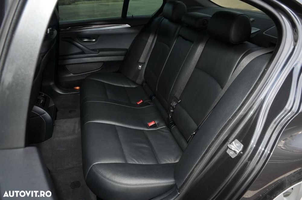 BMW Seria 5 530d xDrive - 10
