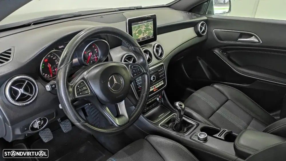 Mercedes-Benz CLA 200 d Shooting Brake AMG Line - 5