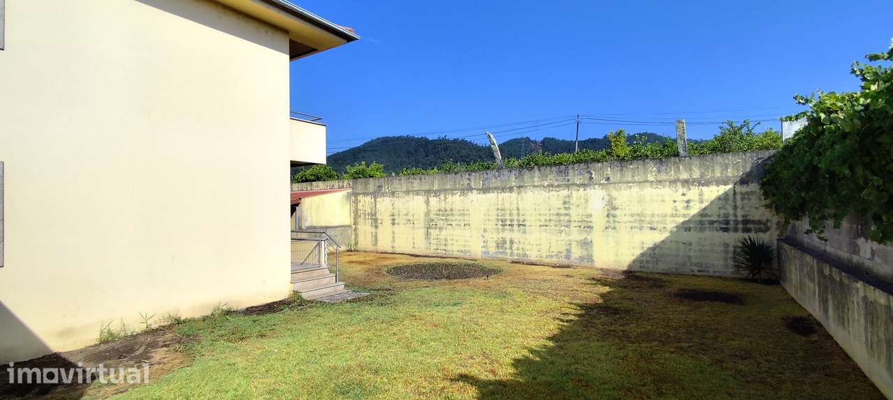 Moradia T3 geminada em Figueiredo (Amares) - Grande imagem: 5/22