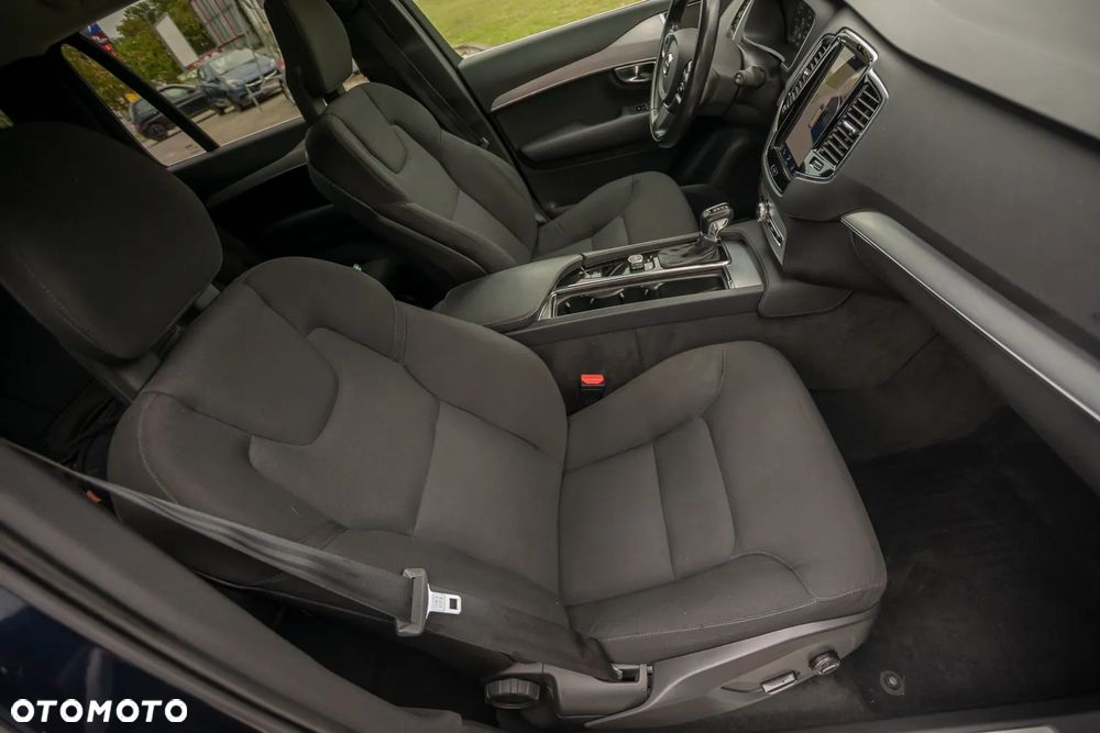 Volvo XC 90 D5 AWD Geartronic Momentum - 22