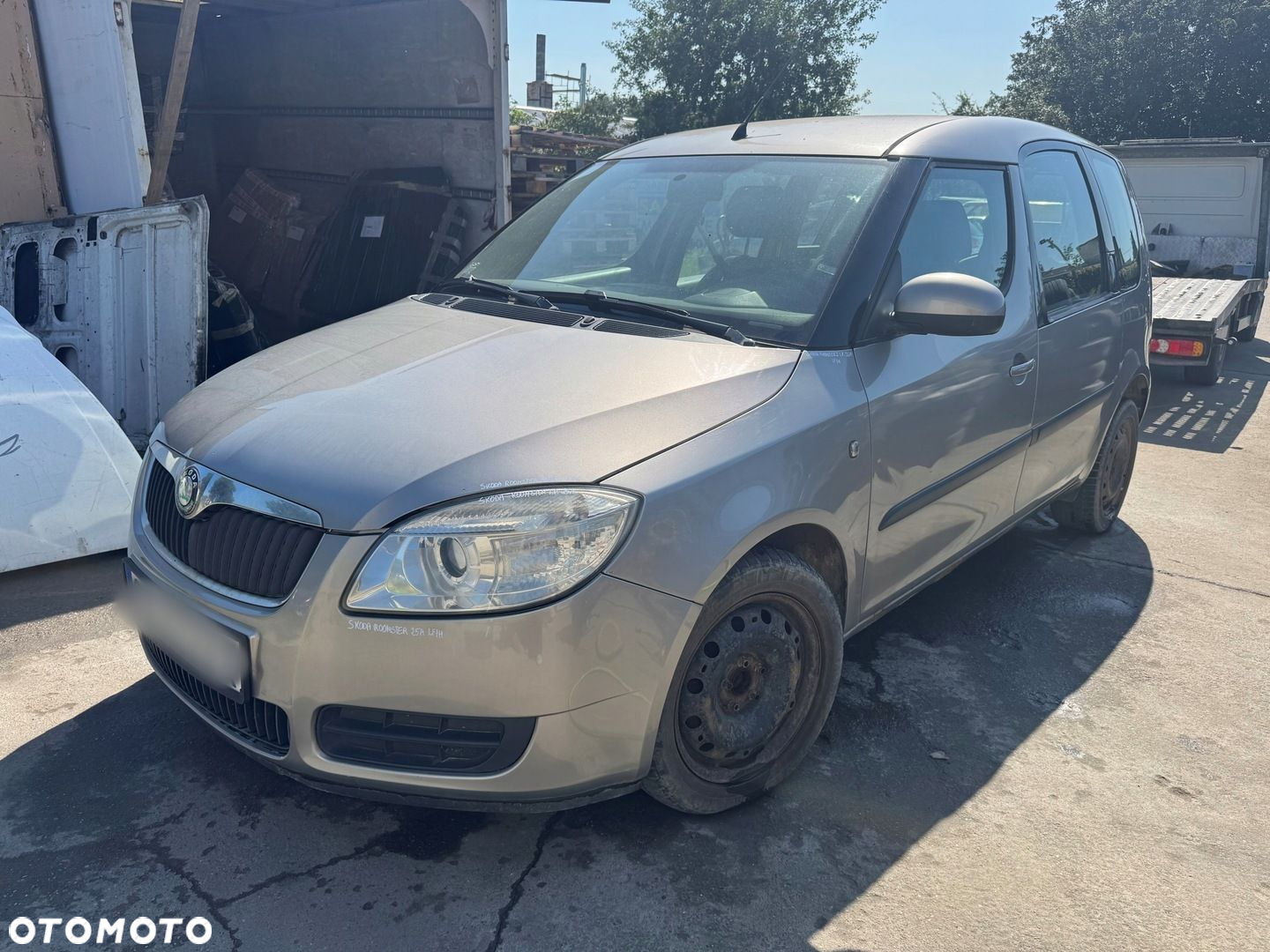 SKODA ROOMSTER I BŁOTNIK LEWY PRZEDNI PRZÓD LF8A - 15