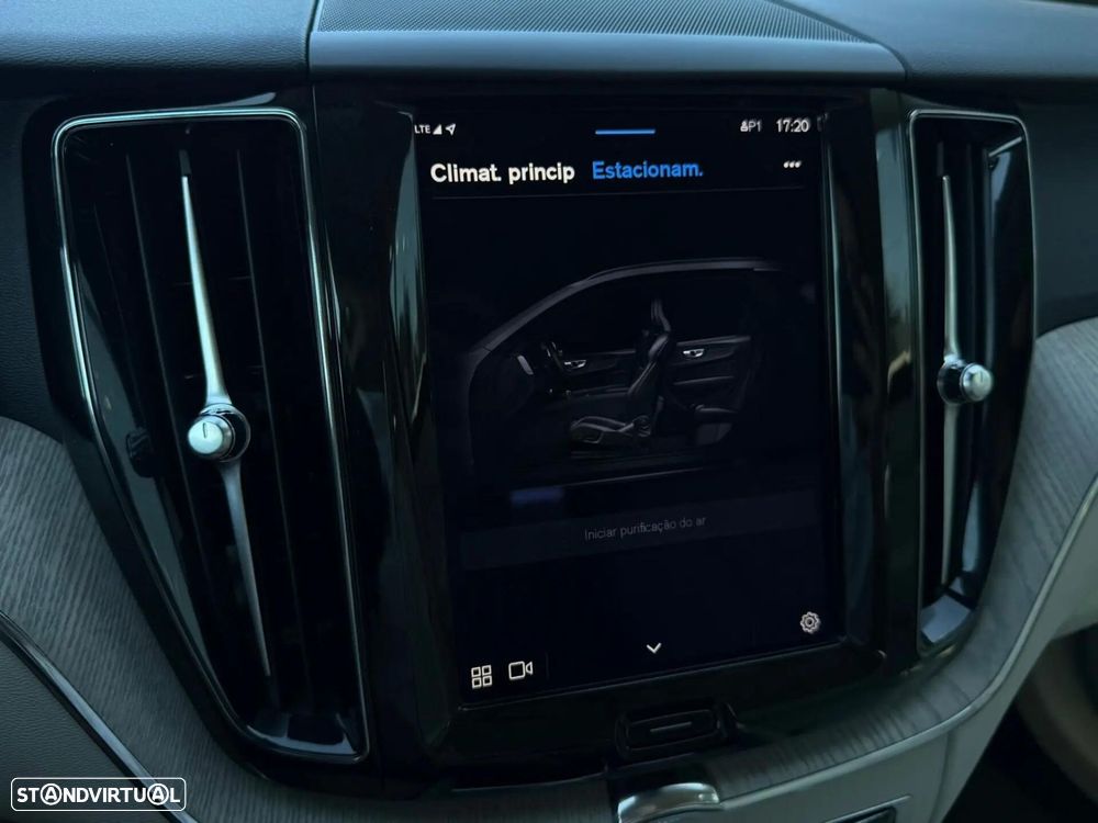 Volvo XC 60 2.0 B4 Plus Bright - 44