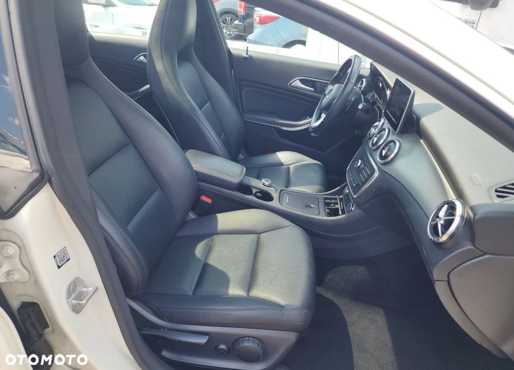 Mercedes-Benz CLA 250 7G-DCT - 8