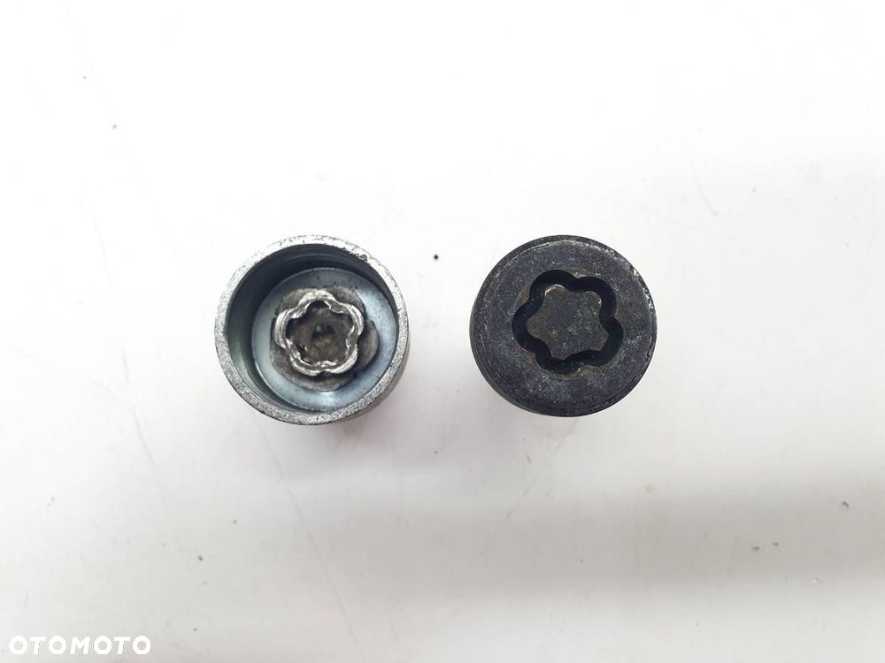 ŚRUBY NAKRĘTKI KÓŁ ZŁODZIEJKI BMW X4 F26 M14X1.25 - 4