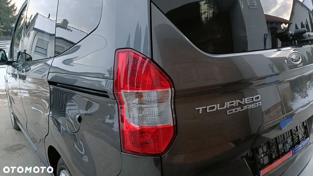 Ford Tourneo Courier 1.5 TDCi Ambiente - 5