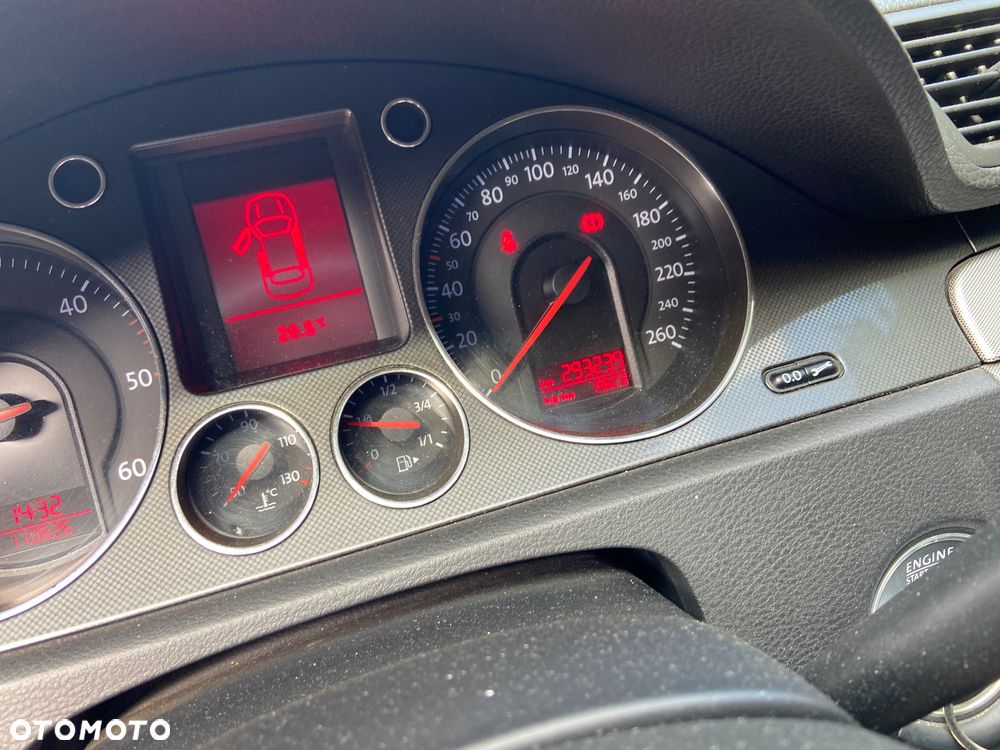 Volkswagen Passat 2.0 TDI DPF Highline - 11
