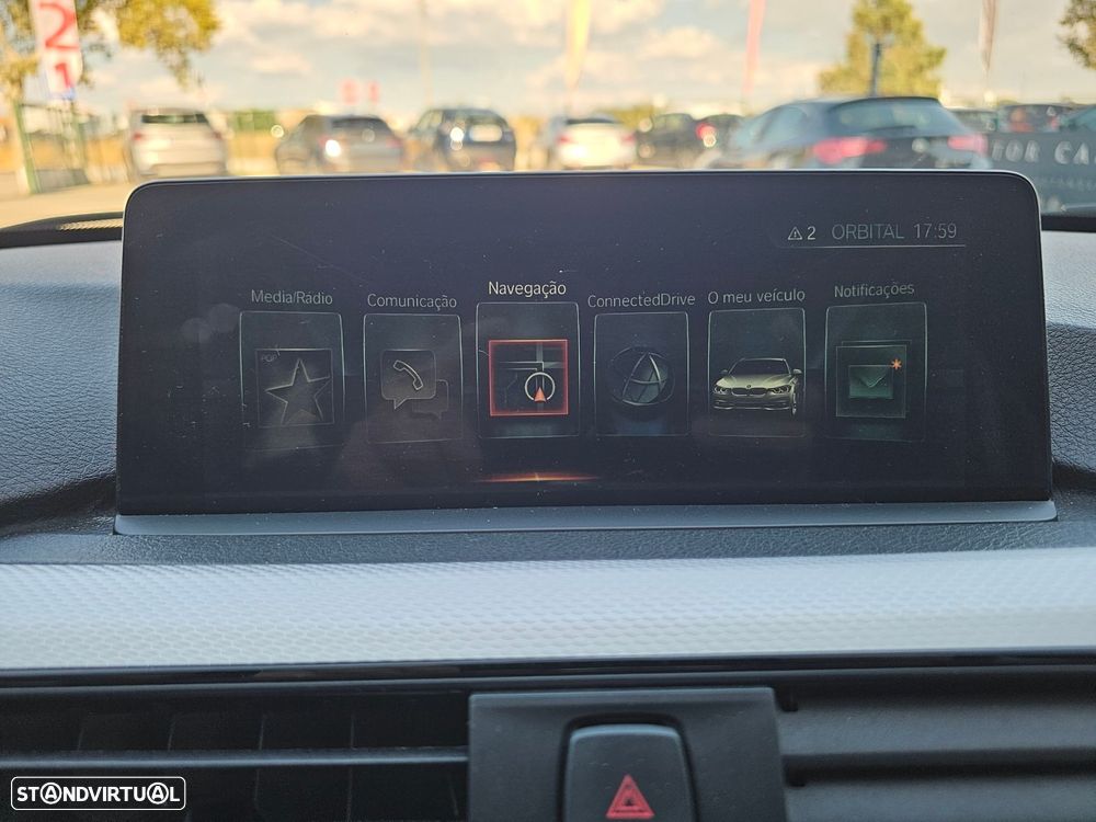 BMW 320 i Touring Pack Desportivo M - 27