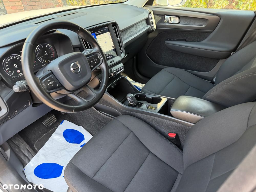 Volvo XC 40 T3 Momentum - 9