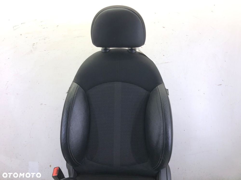 FOTEL LEWY PRZÓD - 300.00 PLN - MINI MINI COUNTRYMAN (R60) 2010 - 2016 Cooper D 82 kW [112 KM] olej - 2