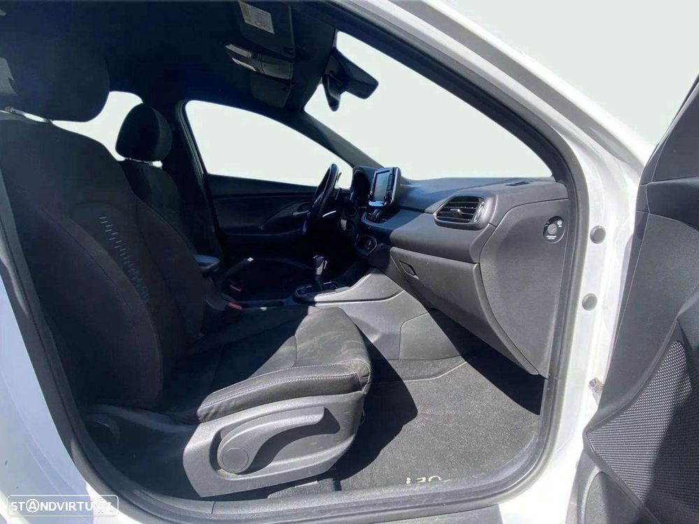 Hyundai i30 1.6 CRDI STyle 7DCT - 15