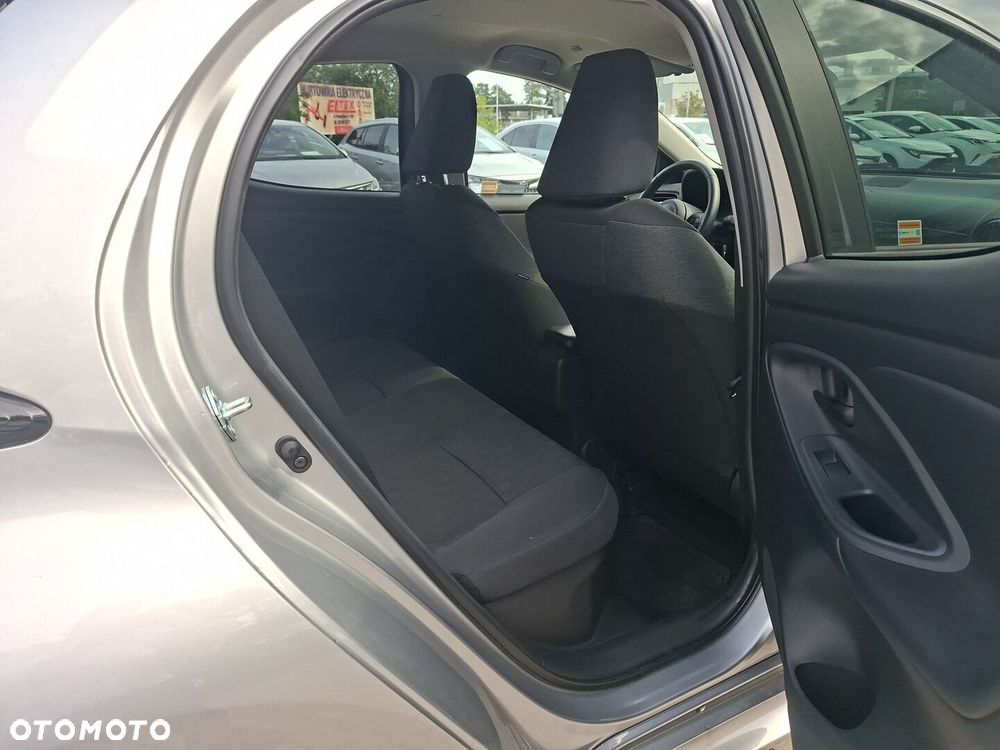 Toyota Yaris Hybrid 1.5 Style - 11
