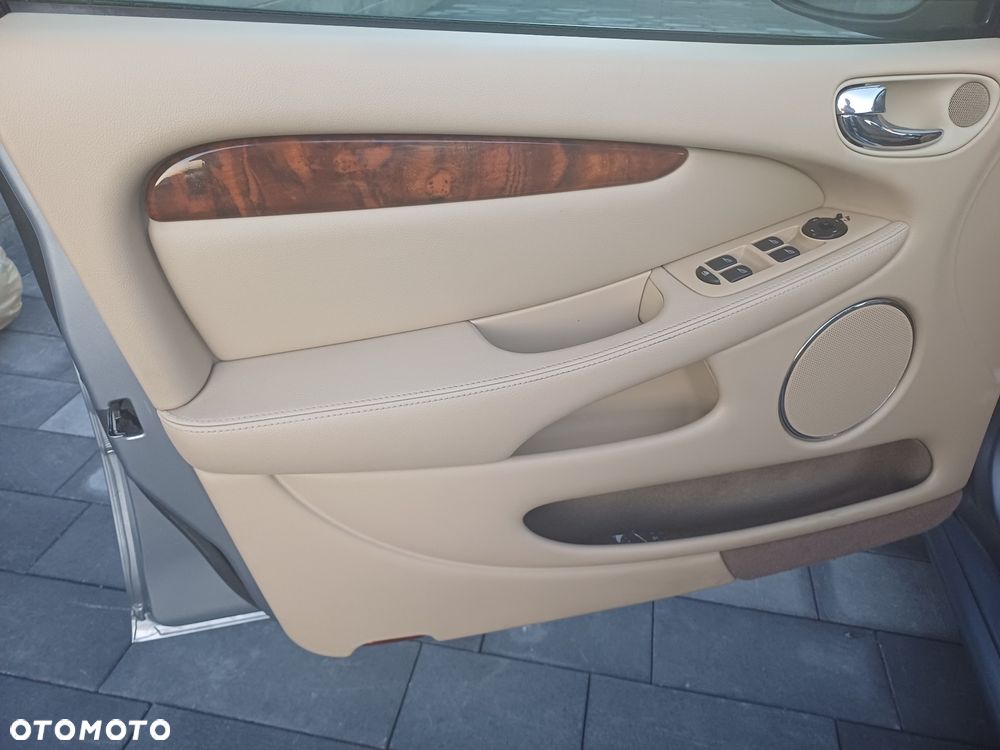 Jaguar X-Type - 6