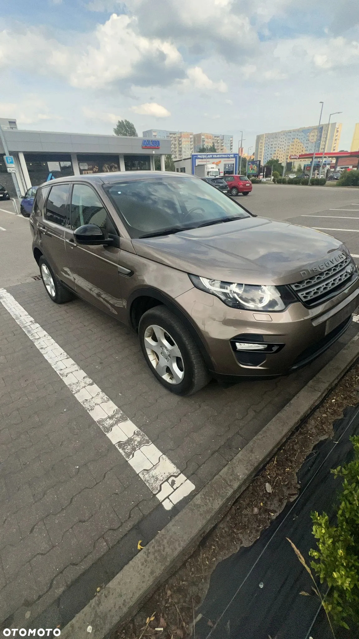 Land Rover Discovery Sport 2.0 eD4 HSE - 25