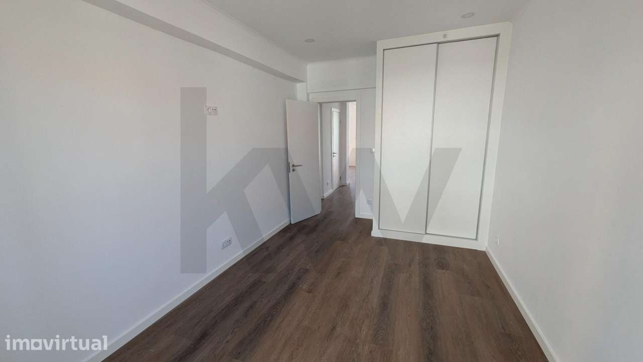 Oportunidade Imperdível - Apartamento T3 - Para Remodelação - Grande imagem: 3/13