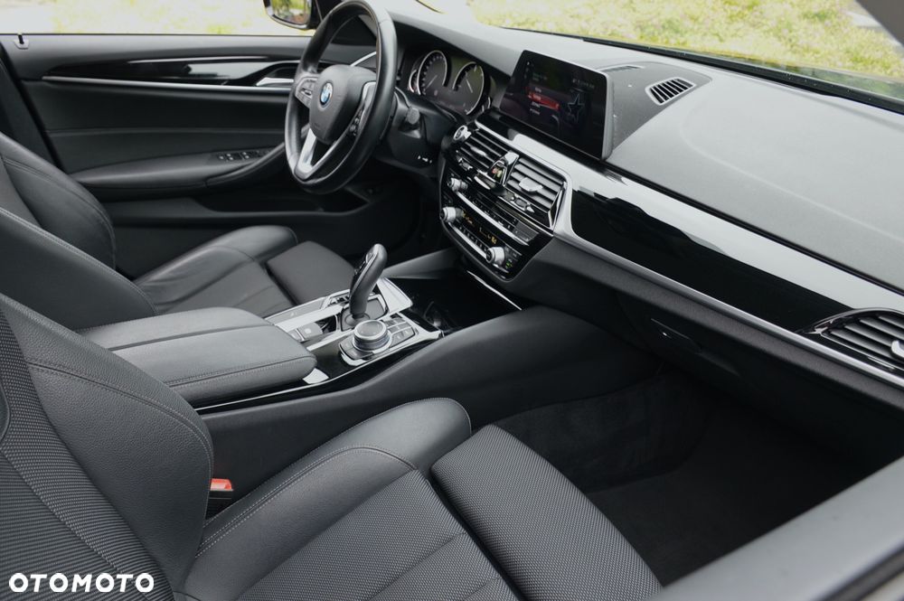 BMW Seria 5 520d xDrive Sport Line sport - 22