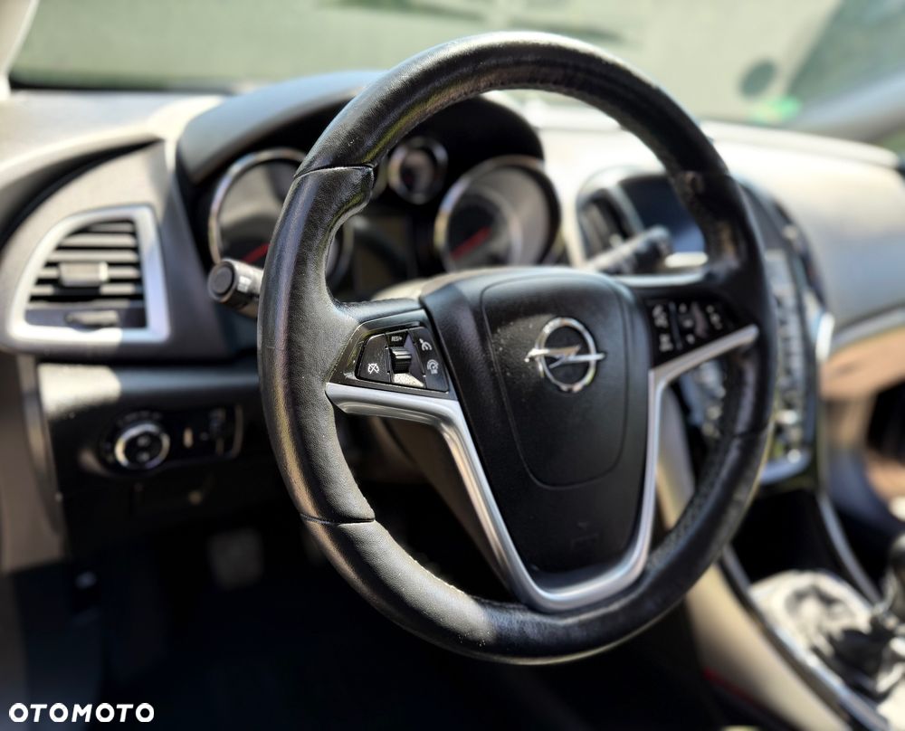 Opel Astra 1.4 Turbo Color Edition - 24