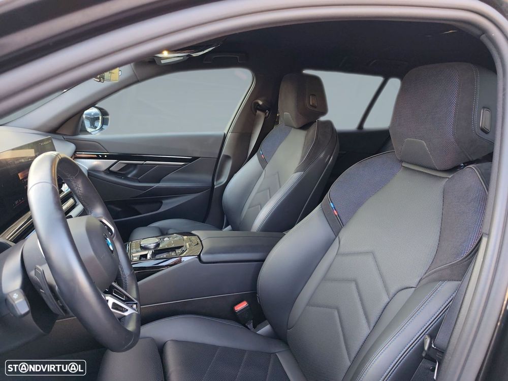 BMW 520 d Pack Desportivo M - 11