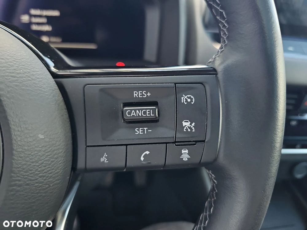 Nissan Qashqai 1.3 DIG-T N-Connecta - 18