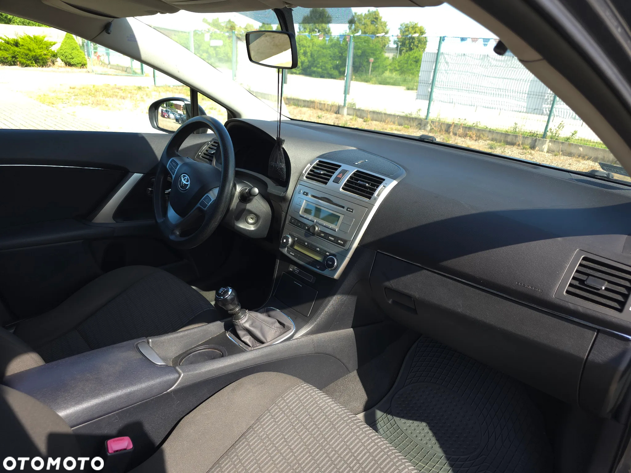 Toyota Avensis 1.6 Luna - 15