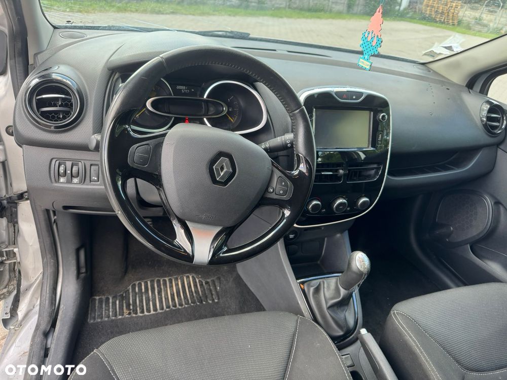 Renault Clio - 11