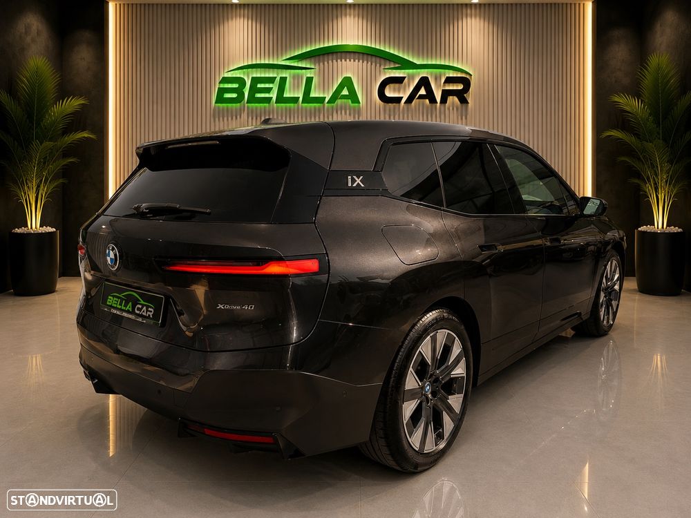 BMW iX xDrive 40 Pack Desportivo - 7