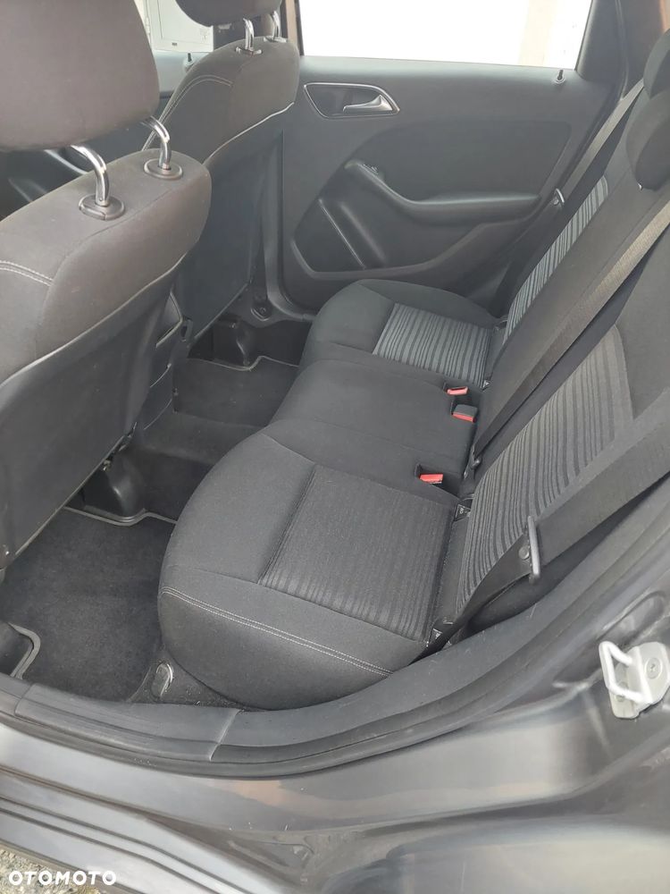 Mercedes-Benz Klasa B 180 d BlueEFFICIENCY Edition Style - 9