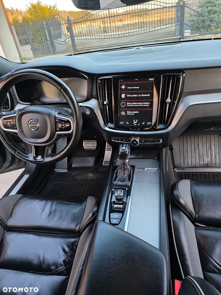 Volvo V60 D4 R-Design - 22